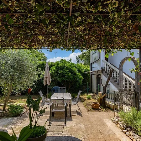 Quiet Garden - Happy